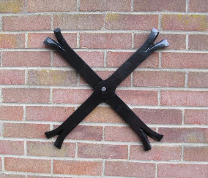 Split end cross iron wall tie pattress plate