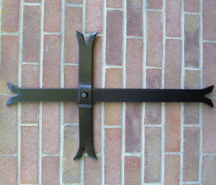 Cruciform cross hand forged wrought iron pattress plate wall tie